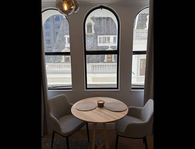 BEDROOM APARTMENT FOR SALE IN CAPE TOWN CITY CENTRE